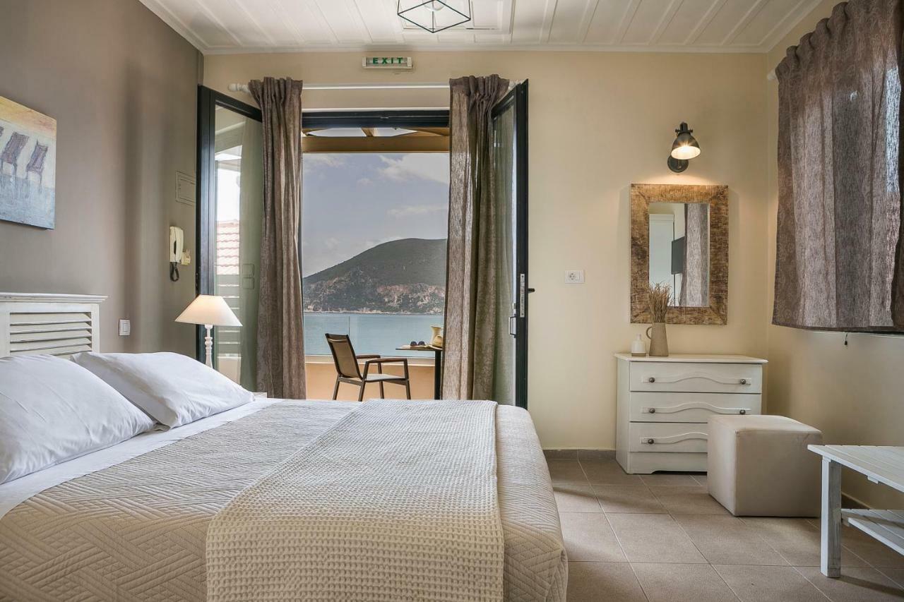 Martini Waterfront Suites Фискардон Экстерьер фото