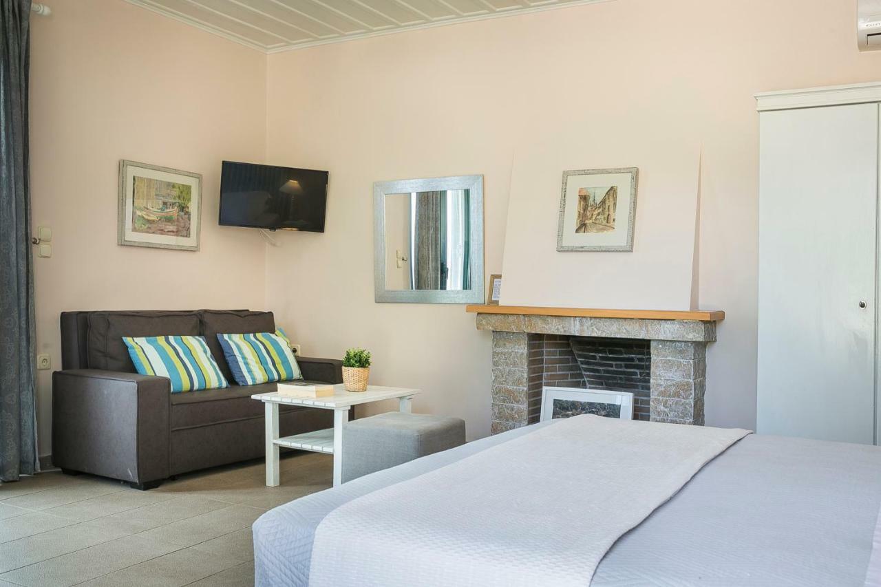 Martini Waterfront Suites Фискардон Экстерьер фото
