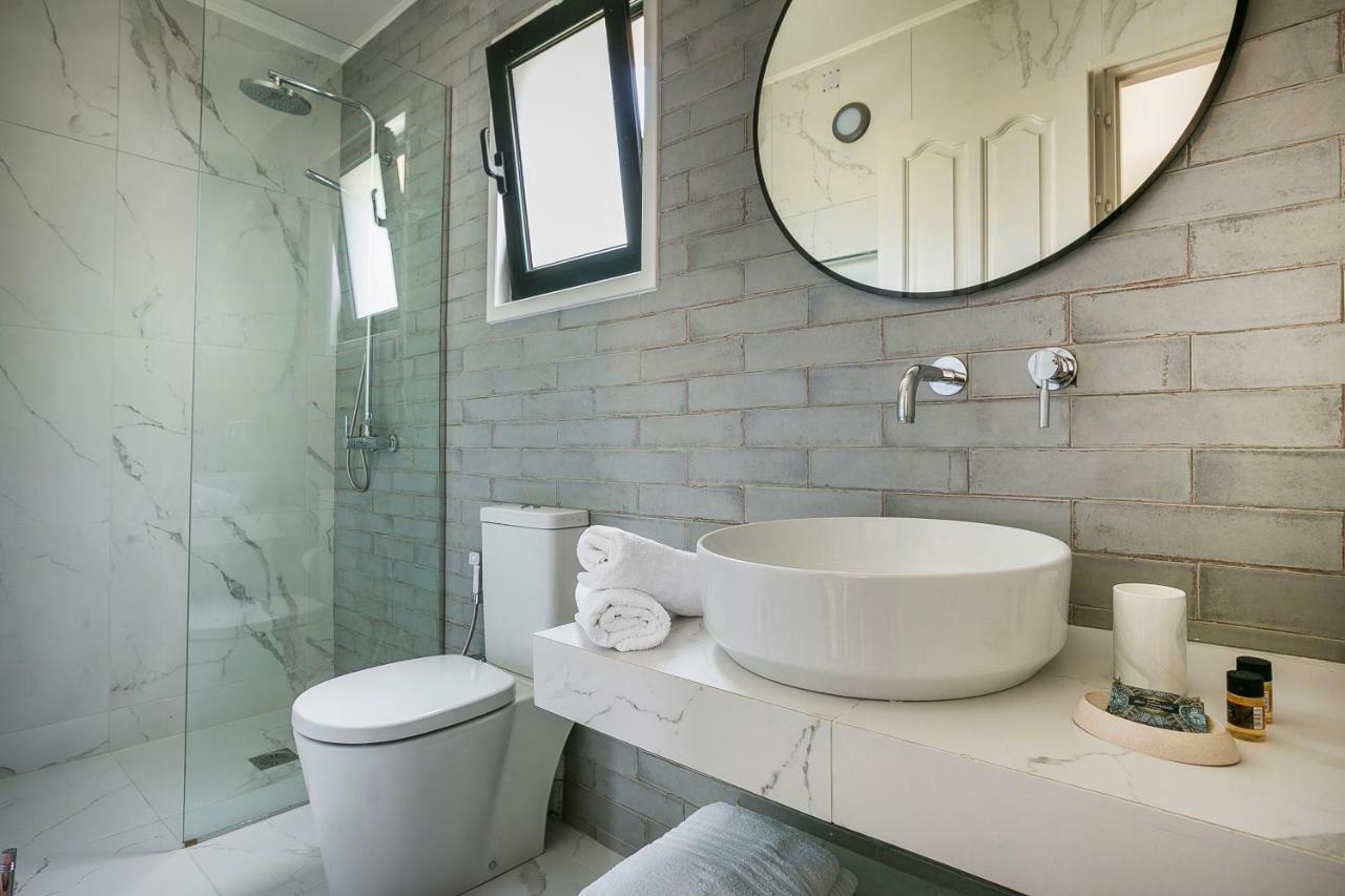 Martini Waterfront Suites Фискардон Экстерьер фото