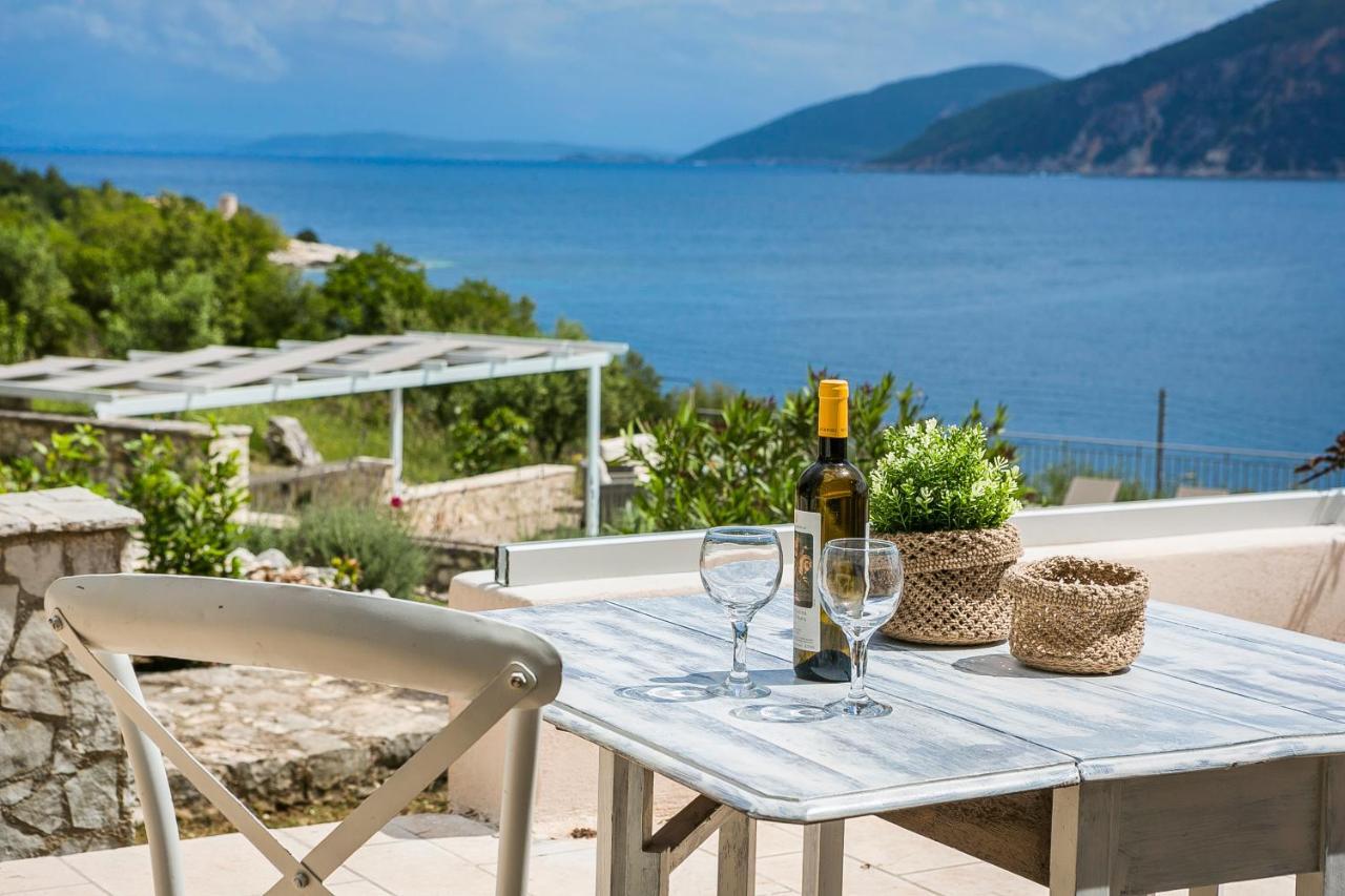 Martini Waterfront Suites Фискардон Экстерьер фото