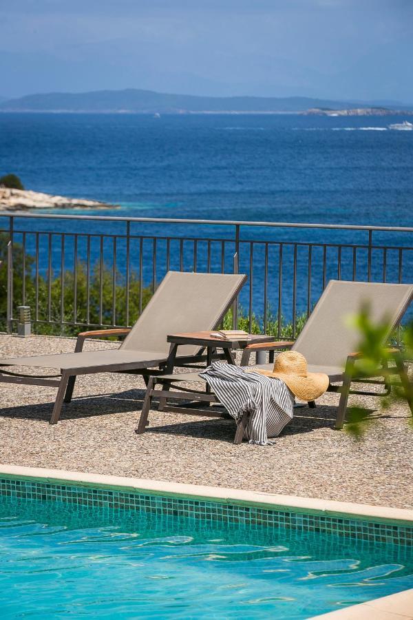 Martini Waterfront Suites Фискардон Экстерьер фото